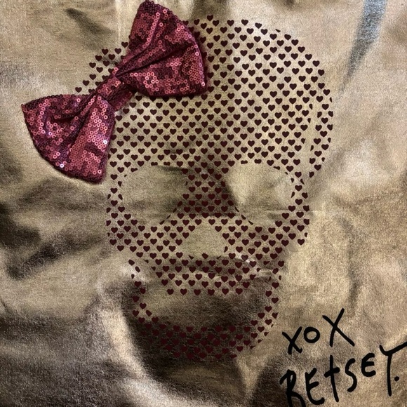 Betsey Johnson Tote XOX Too Too Pretty Rosegold Skull with Pink Sequin Bow - Picture 1 of 4